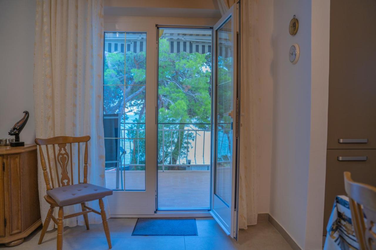 Sidus Maris, Spacious Seaside Apartment With Free Parking Martinscica  Bagian luar foto