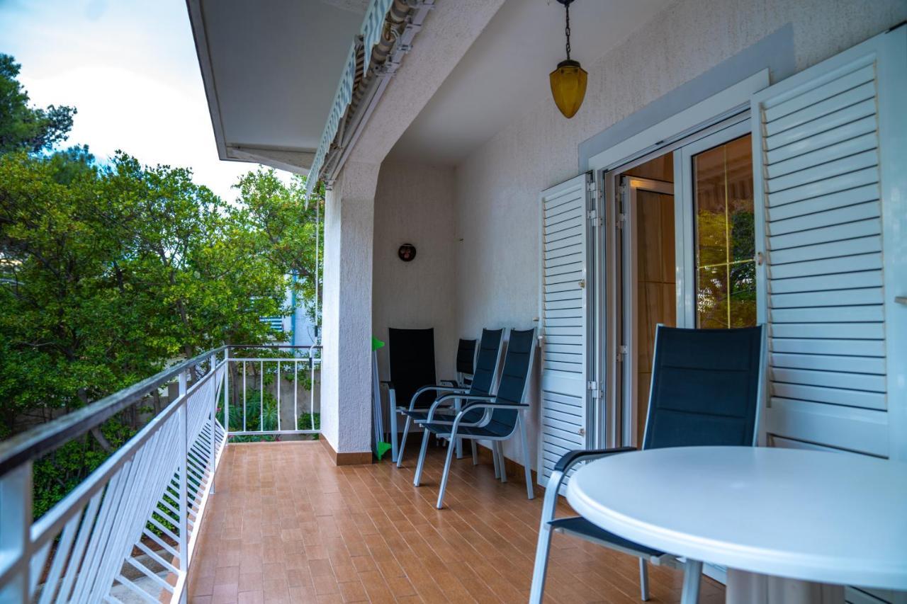 Sidus Maris, Spacious Seaside Apartment With Free Parking Martinscica  Bagian luar foto