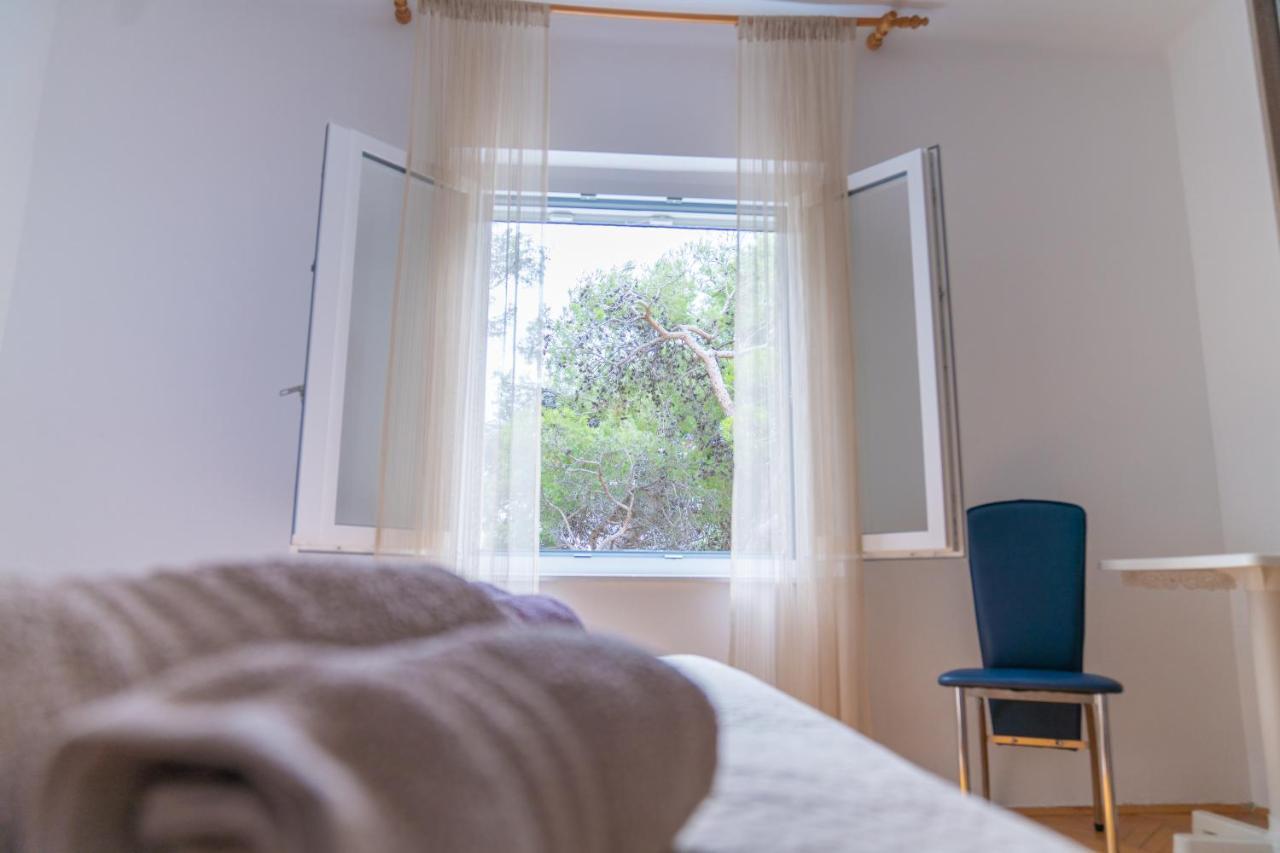 Sidus Maris, Spacious Seaside Apartment With Free Parking Martinscica  Bagian luar foto