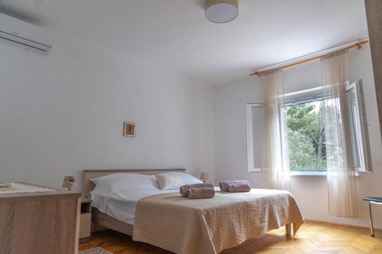 Sidus Maris, Spacious Seaside Apartment With Free Parking Martinscica  Bagian luar foto